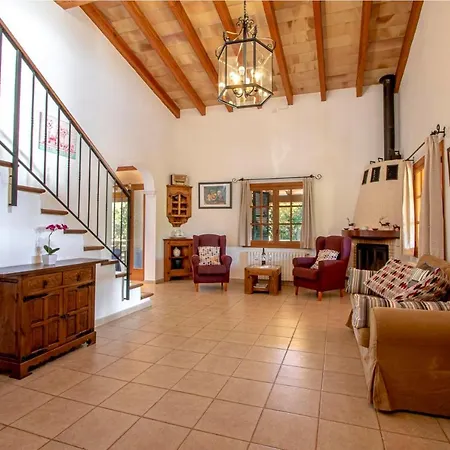 Sleeps 6 With Pool Air Con And Wifi Villa Pollenca