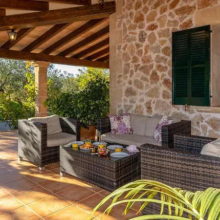 Sleeps 6 With Pool Air Con And Wifi *