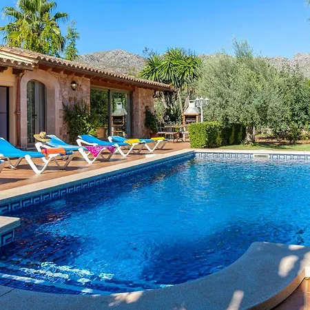 Sleeps 6 With Pool Air Con And Wifi Villa Pollenca