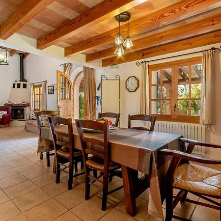 Sleeps 6 With Pool Air Con And Wifi *