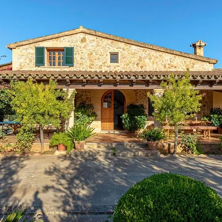 Villa Sleeps 6 With Pool Air Con And Wifi