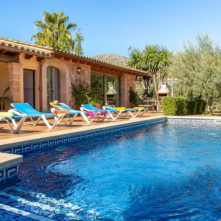 Villa Sleeps 6 With Pool Air Con And Wifi