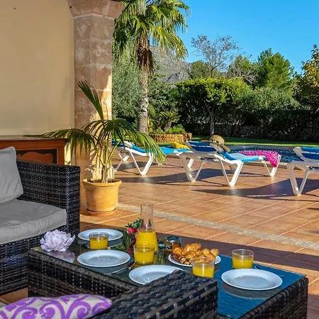 Sleeps 6 With Pool Air Con And Wifi